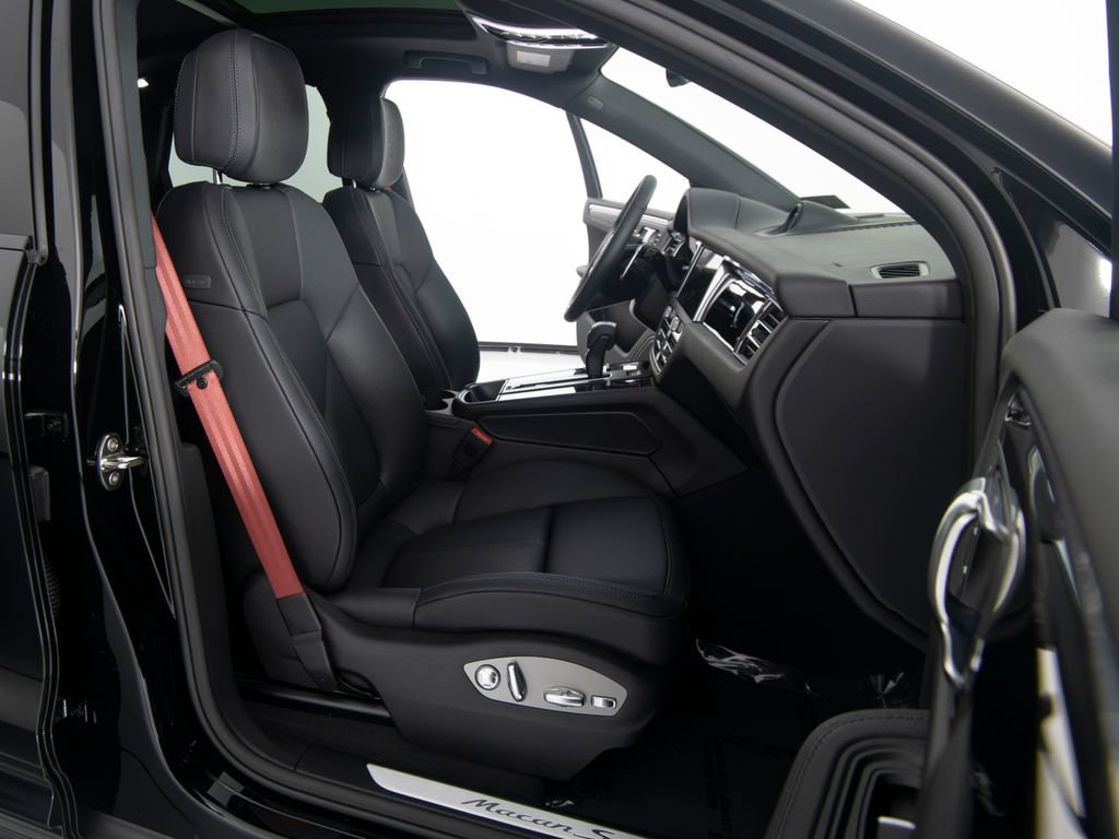 New 2026 Porsche Macan S AWD/4WD image 38