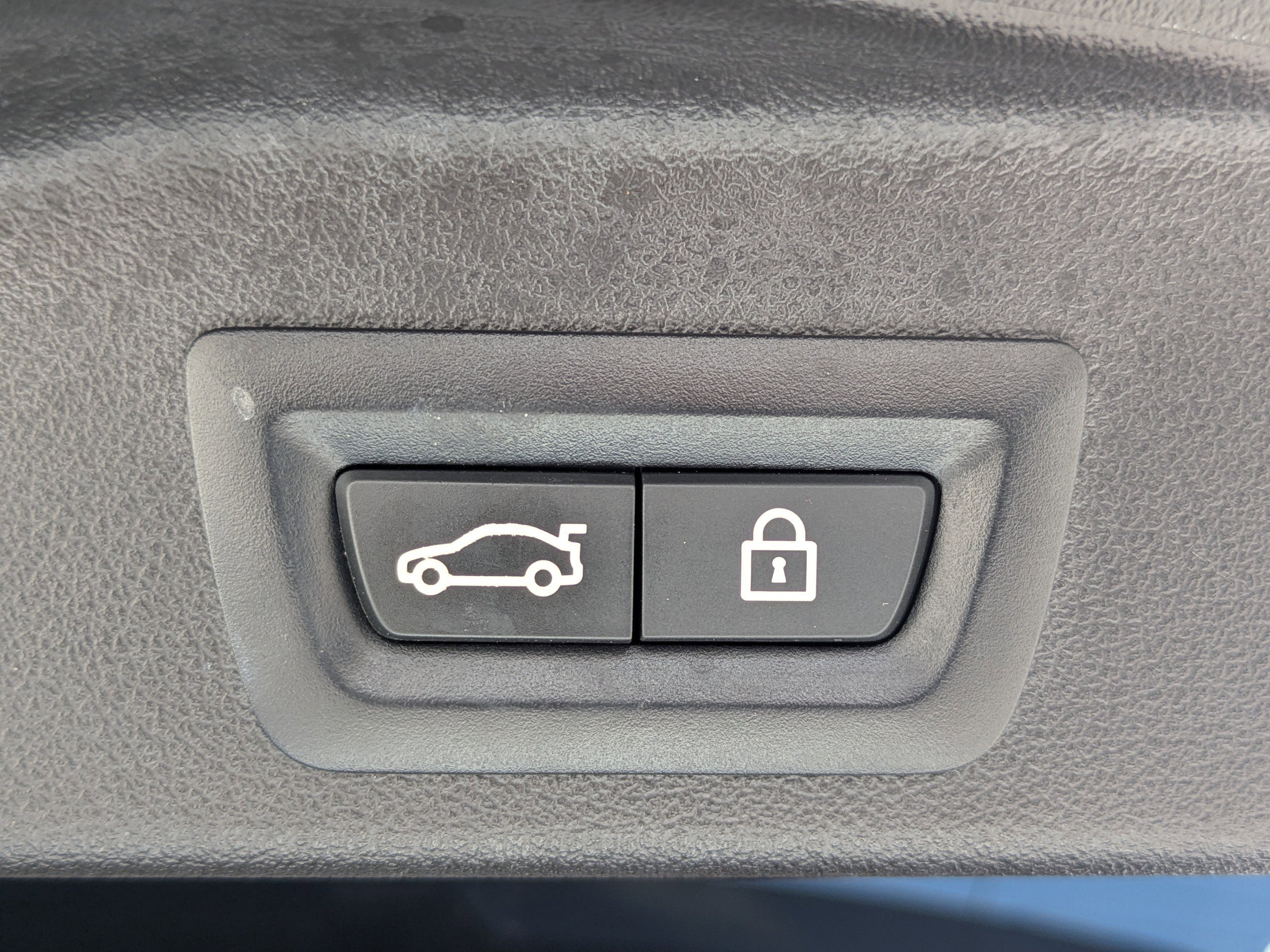 Used 2021 BMW X5 sDrive40i w/ M Sport Package image 17