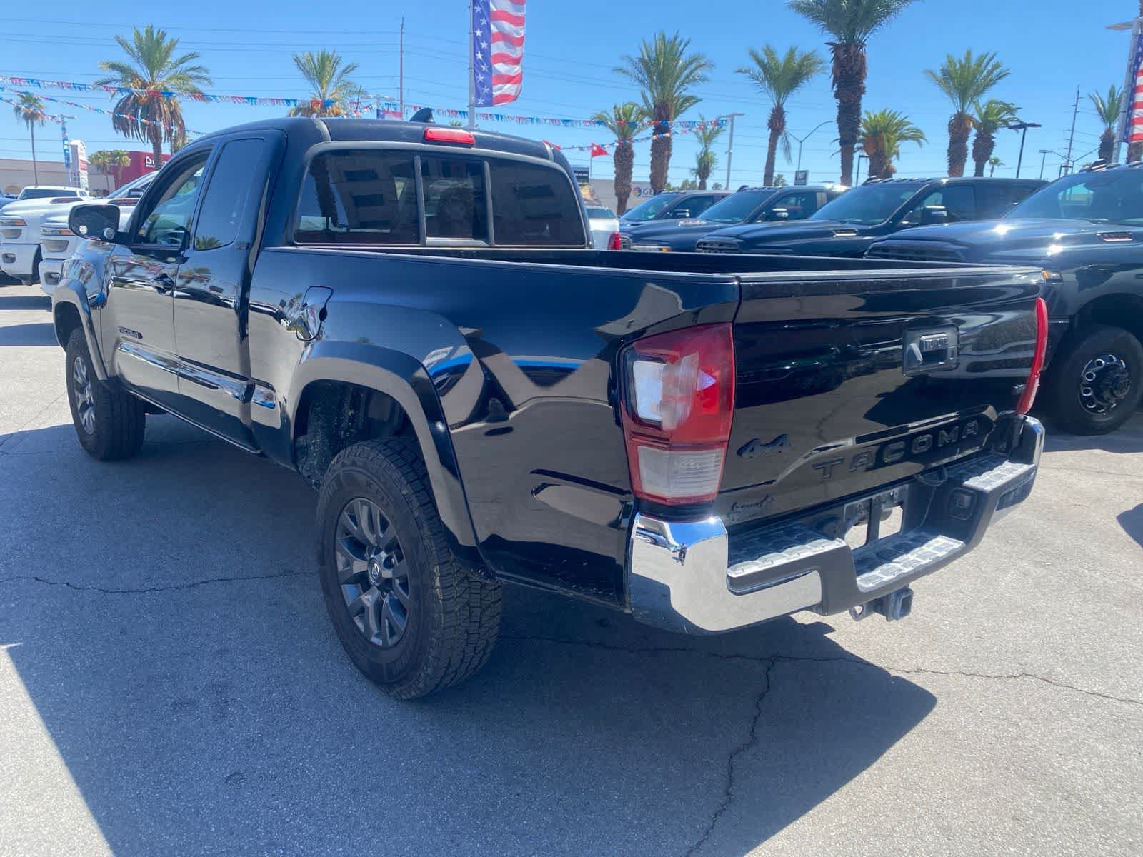 Used 2023 Toyota Tacoma SR5 AWD/4WD image 9