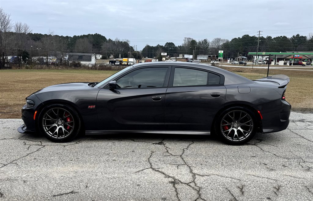 Used 2016 Dodge Charger SRT w/ Harman/Kardon Audio Group image 12