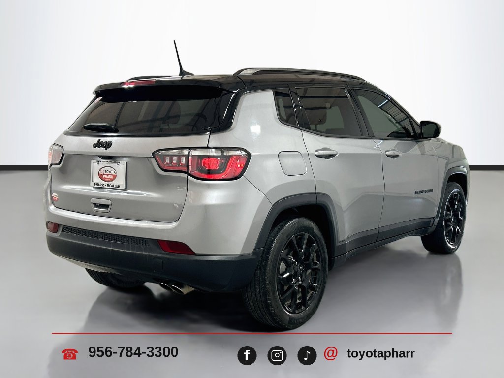 Used 2022 Jeep Compass Latitude FWD image 4