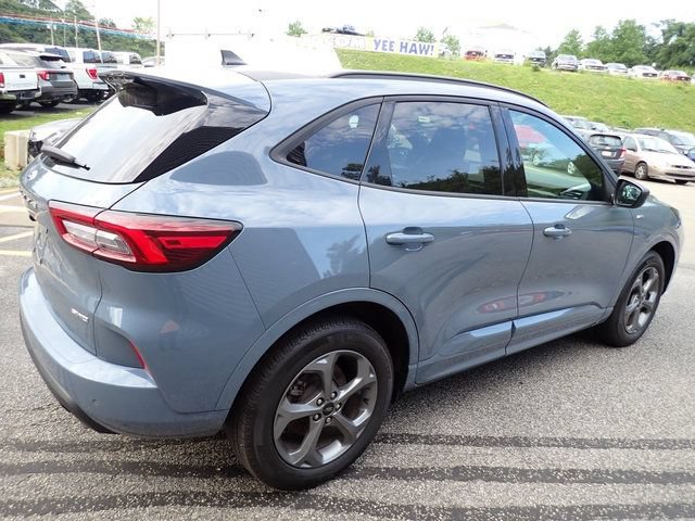 Used 2024 Ford Escape ST-Line w/ Tech Pack #1 AWD/4WD image 8