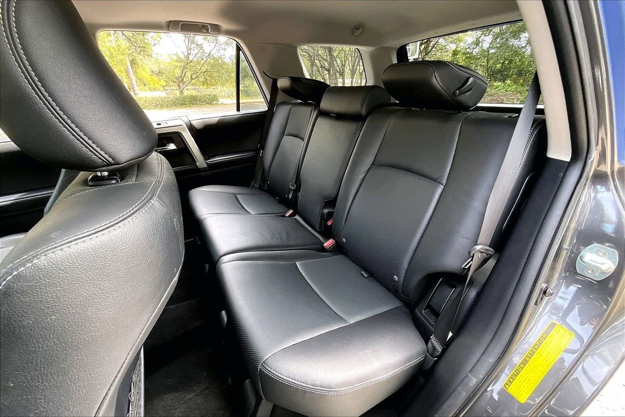 Used 2022 Toyota 4Runner Limited AWD/4WD image 19