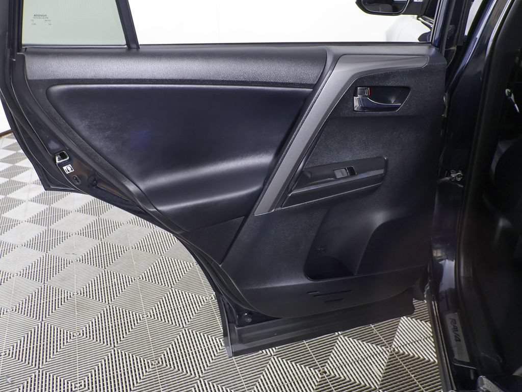 Used 2017 Toyota RAV4 SE AWD/4WD image 25