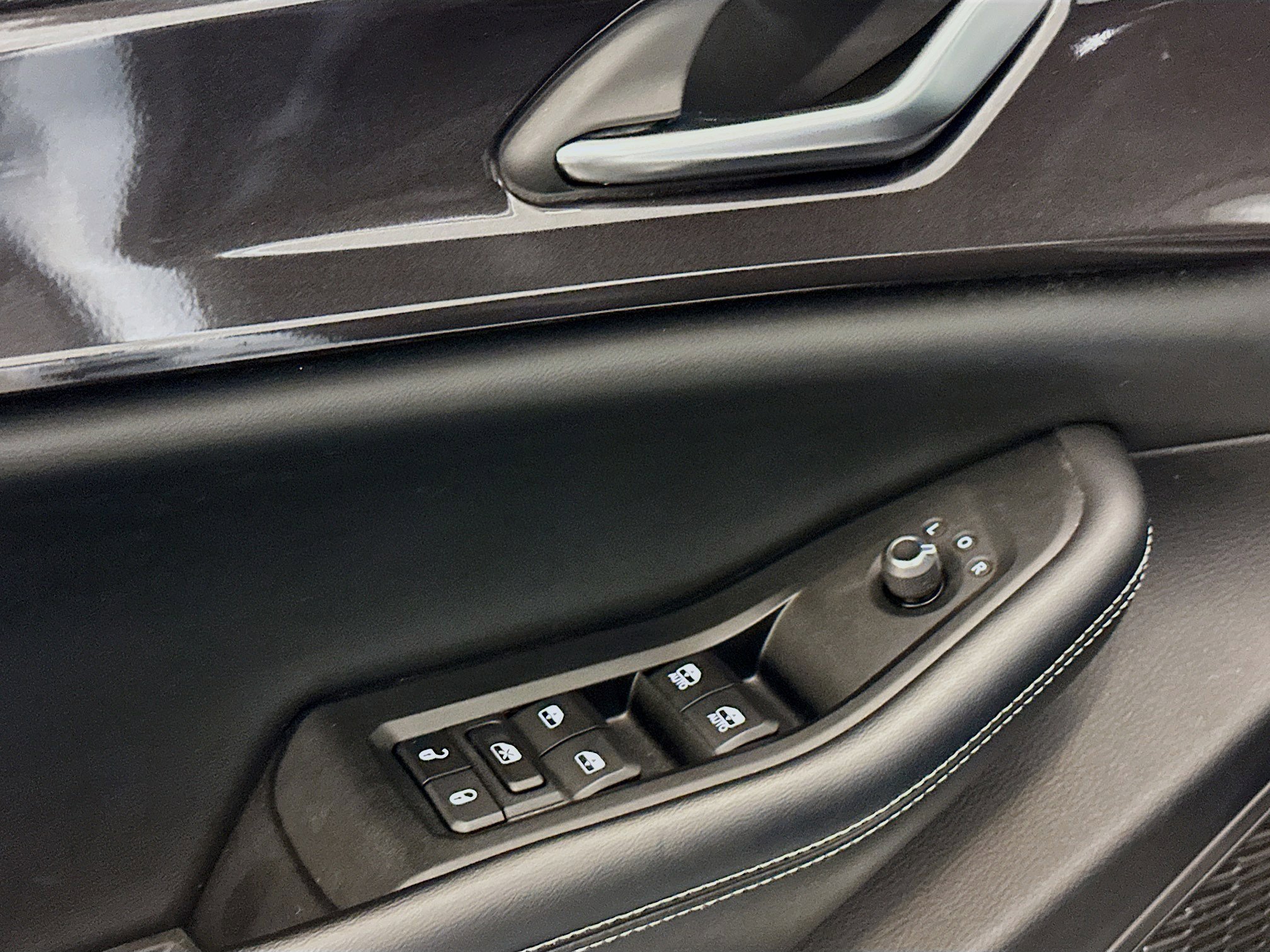 Used 2023 Jeep Grand Cherokee L Laredo image 15