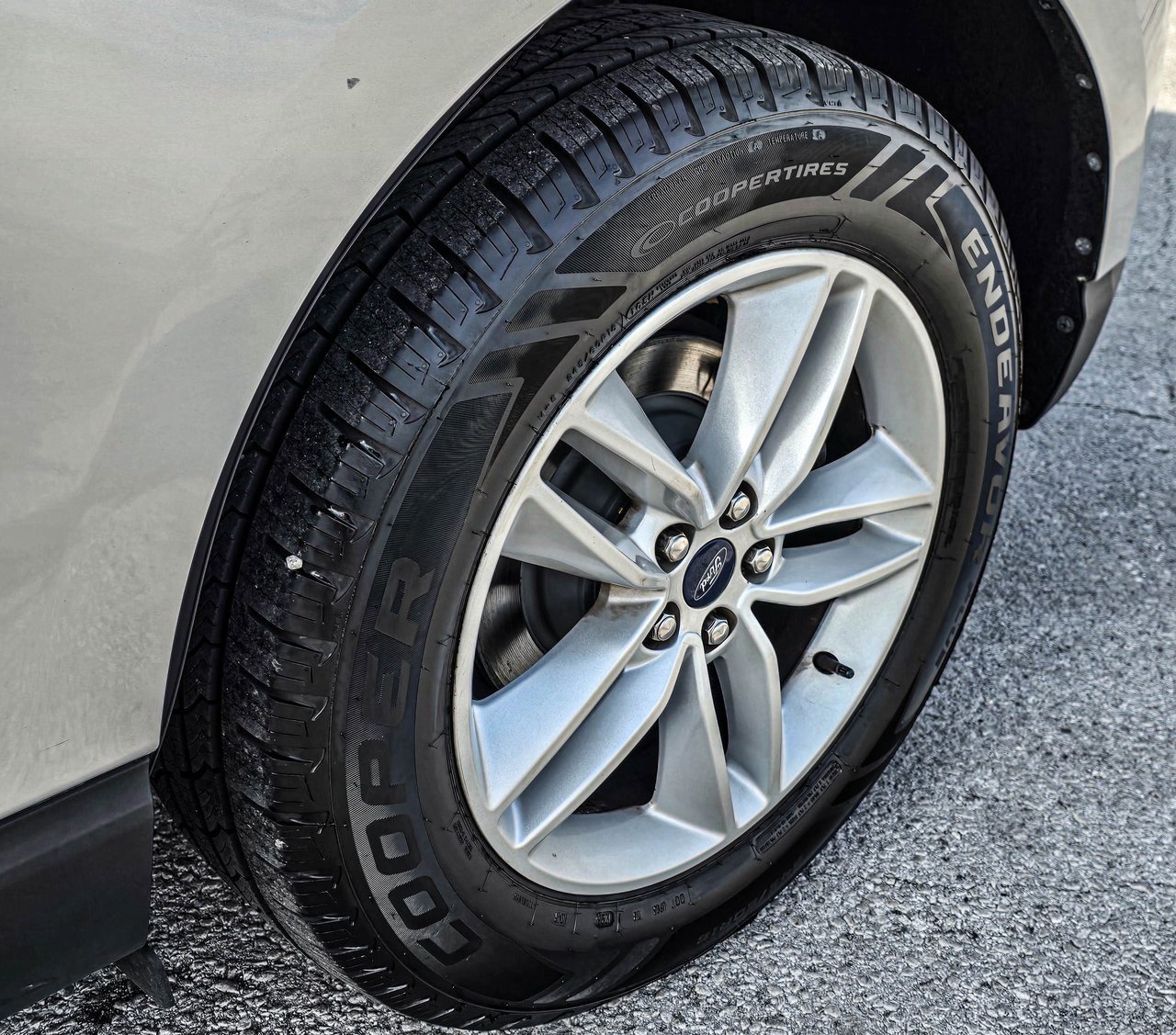 Used 2018 Ford Edge SEL w/ Equipment Group 201A image 11