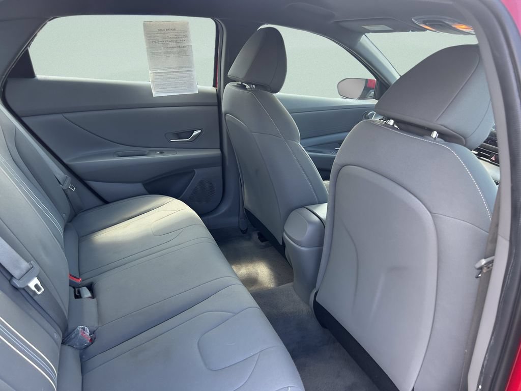 Certified 2023 Hyundai Elantra SEL w/ Preferred Accessory Package FWD image 19