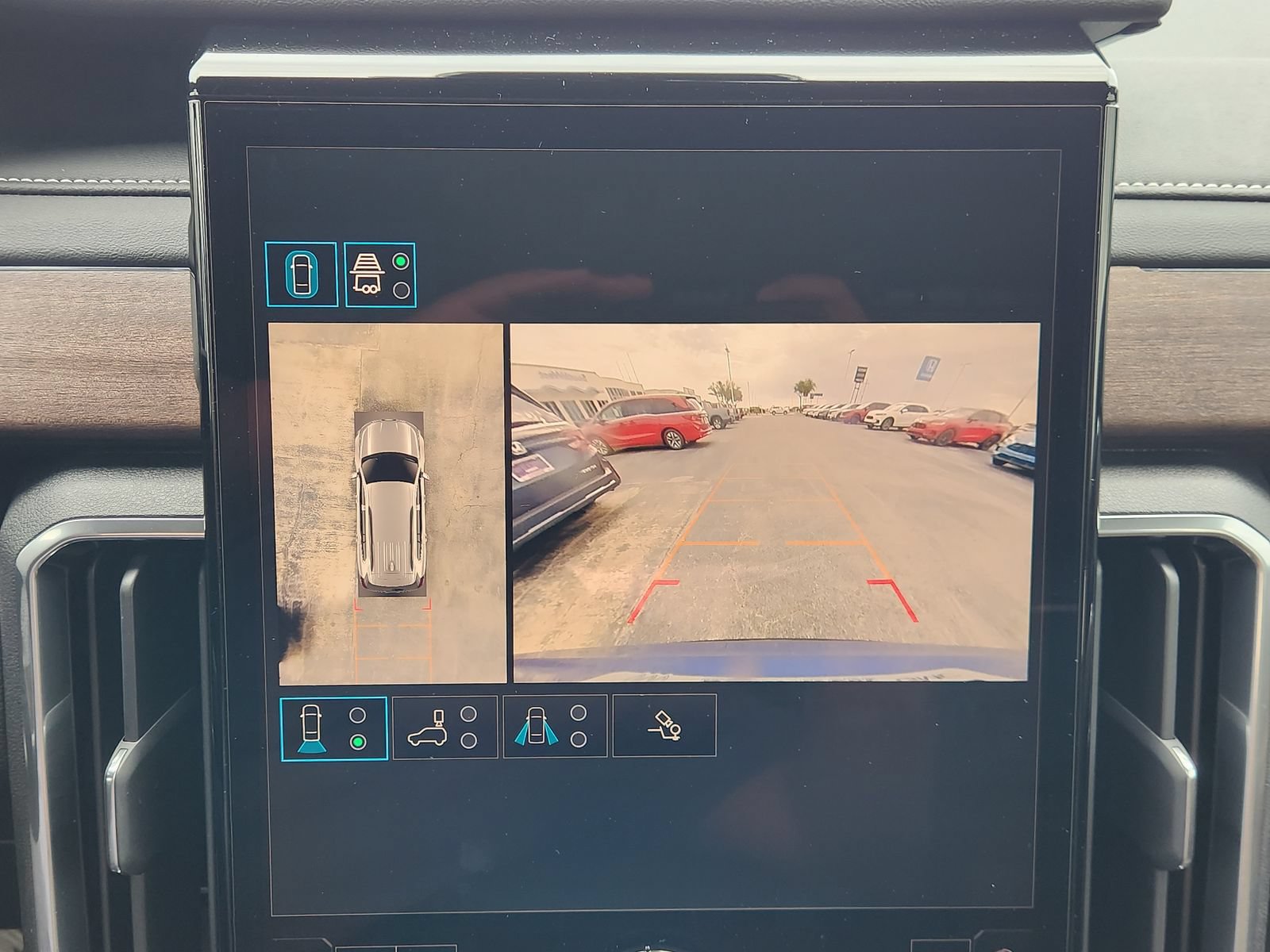 New 2026 GMC Acadia Denali Ultimate w/ LPO, Floor Liner Package AWD/4WD image 21