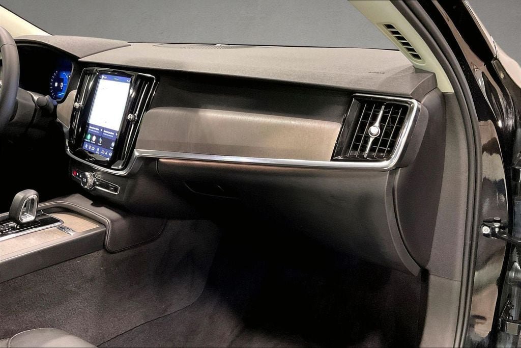 Certified 2023 Volvo S90 B6 Plus w/ Protection Package Premier AWD/4WD image 26
