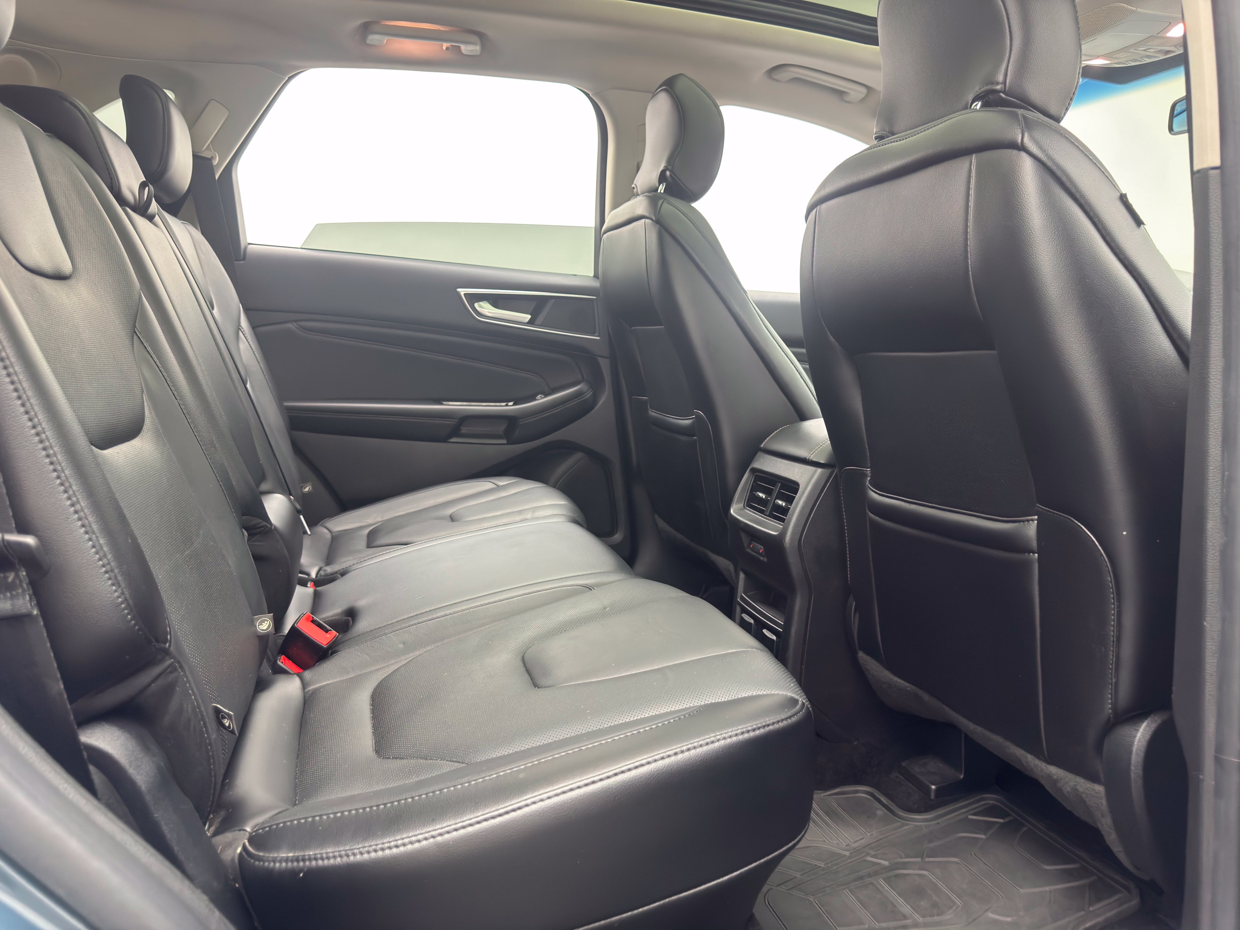 Used 2016 Ford Edge Titanium w/ Equipment Group 301A AWD/4WD image 35