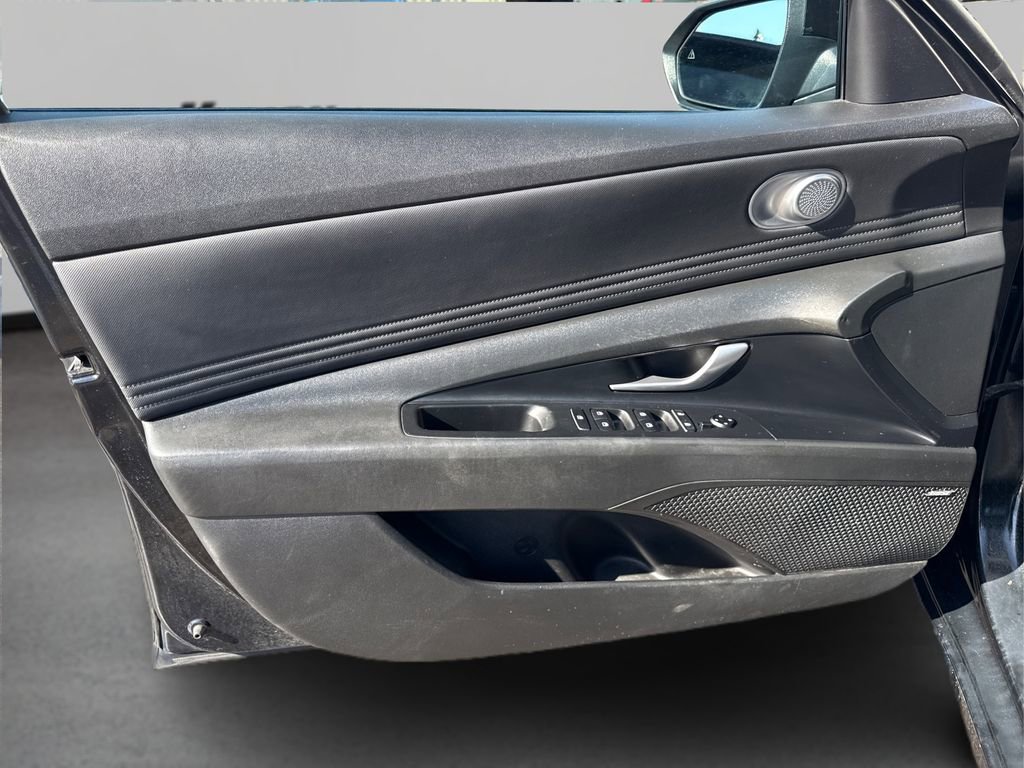 Used 2021 Hyundai Elantra SEL w/ Convenience + Premium Package image 21