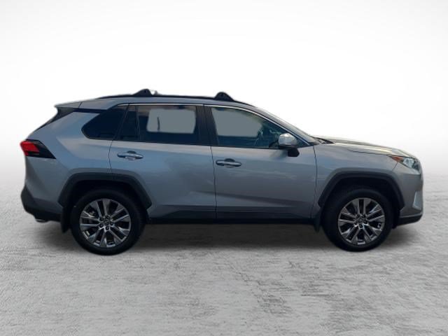 Used 2020 Toyota RAV4 Limited w/ Limited Grade Weather Package AWD/4WD image 4