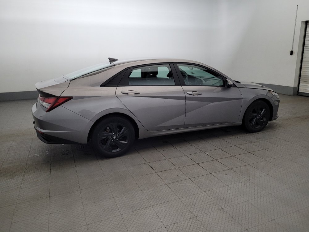 Used 2023 Hyundai Elantra SEL w/ Cargo Package FWD image 10