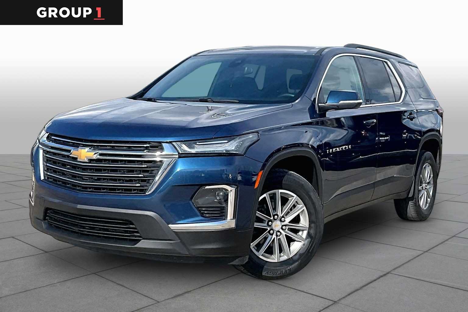 Used 2023 Chevrolet Traverse LT FWD image 1