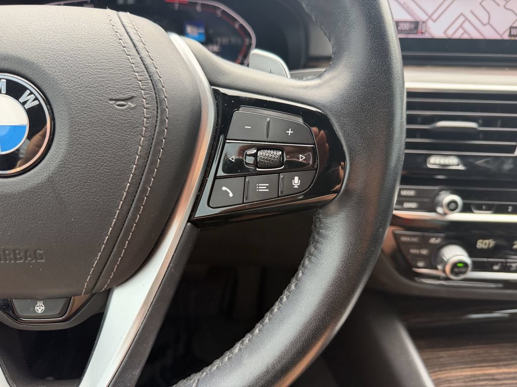 Used 2021 BMW 540i w/ Premium Package RWD image 14