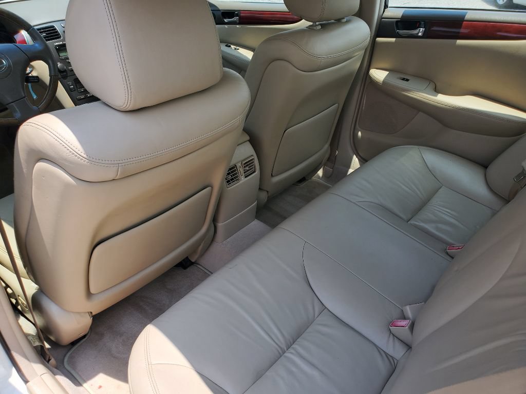 Used 2002 Lexus ES 330 FWD image 23