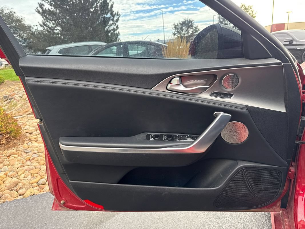 Used 2019 Kia Stinger GT1 AWD/4WD image 44