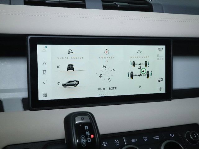 Used 2023 Land Rover Defender 110 SE image 25