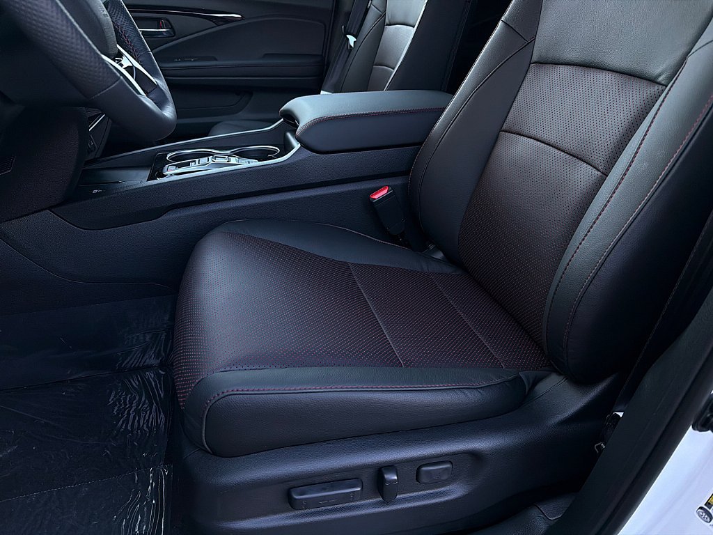 New 2026 Honda Ridgeline Black Edition image 13