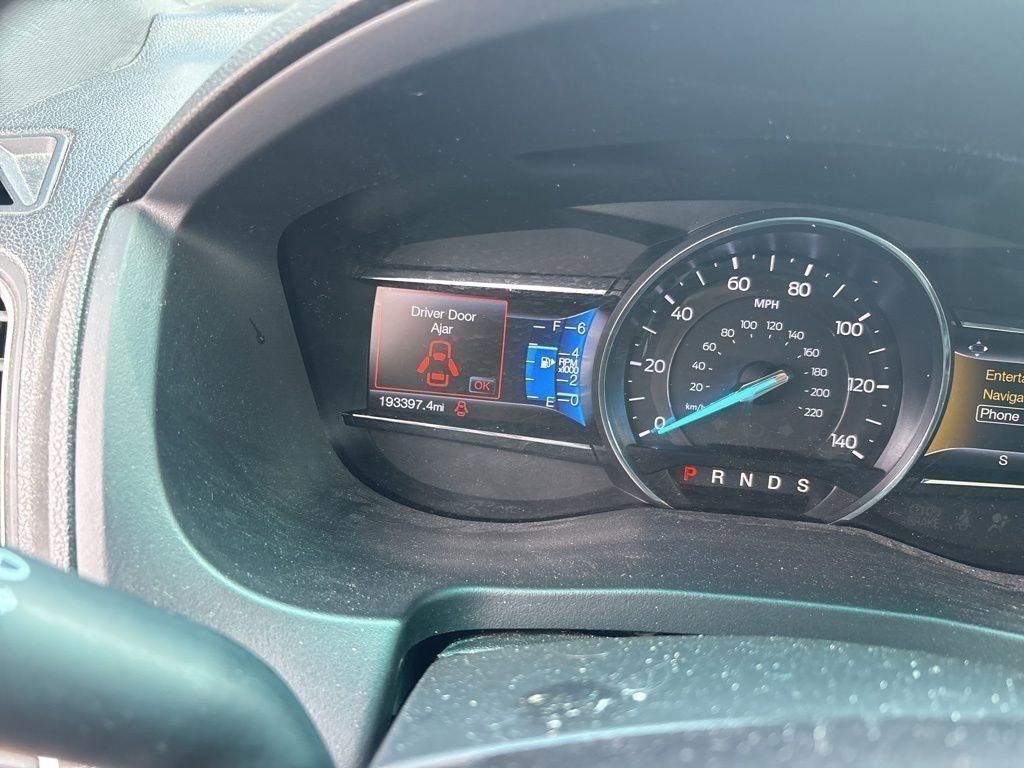 Used 2017 Ford Explorer XLT w/ Equipment Group 202A FWD image 3