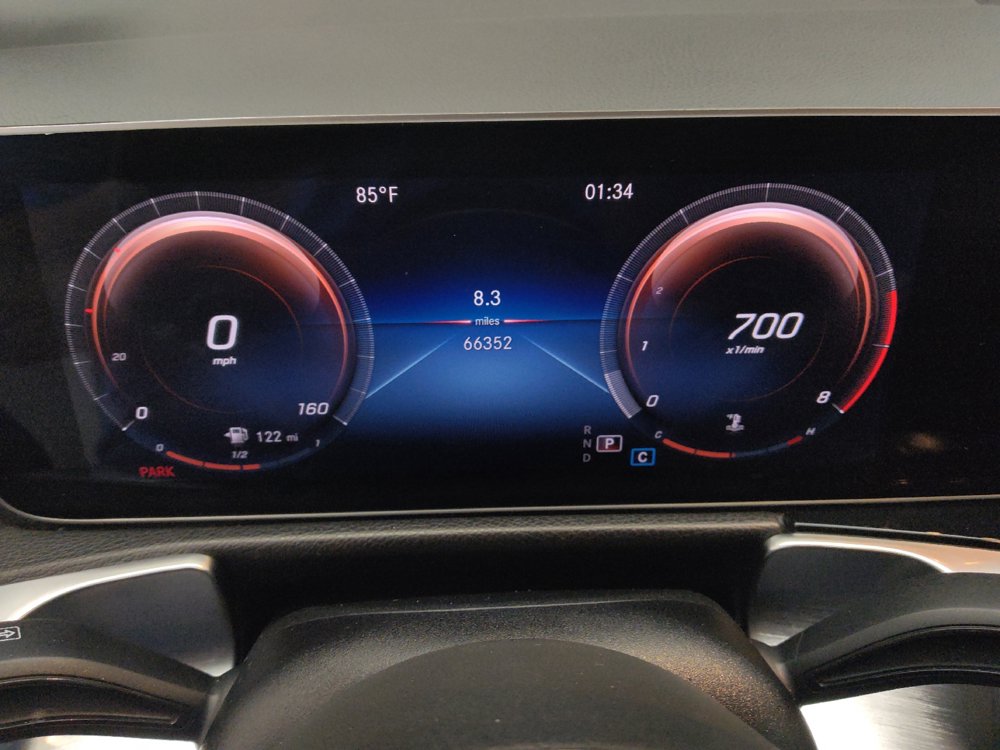 Used 2021 Mercedes-Benz GLB 250 w/ Premium Package image 23