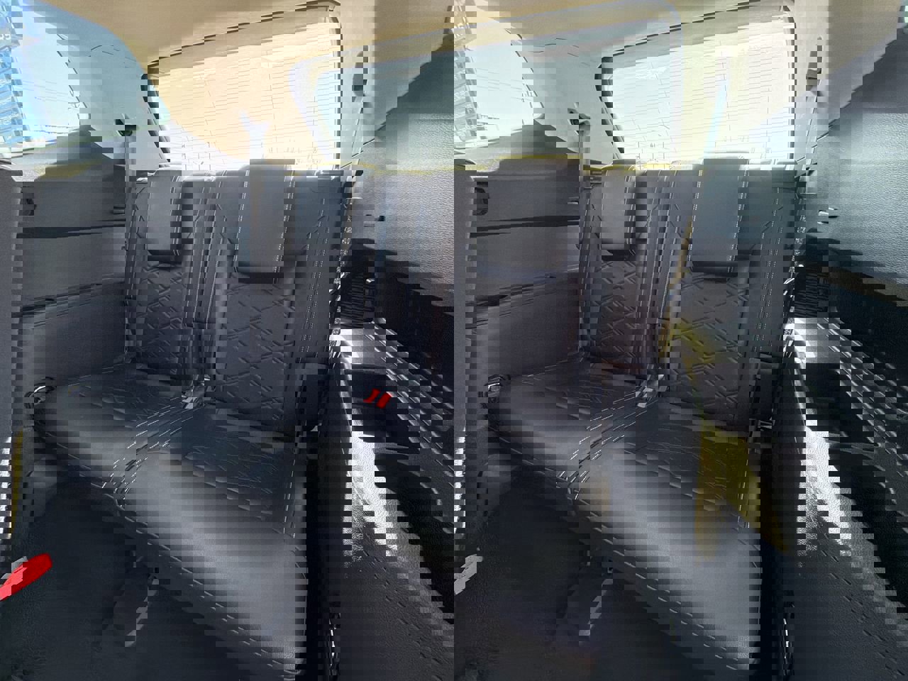 Used 2024 Volkswagen Atlas SE image 21