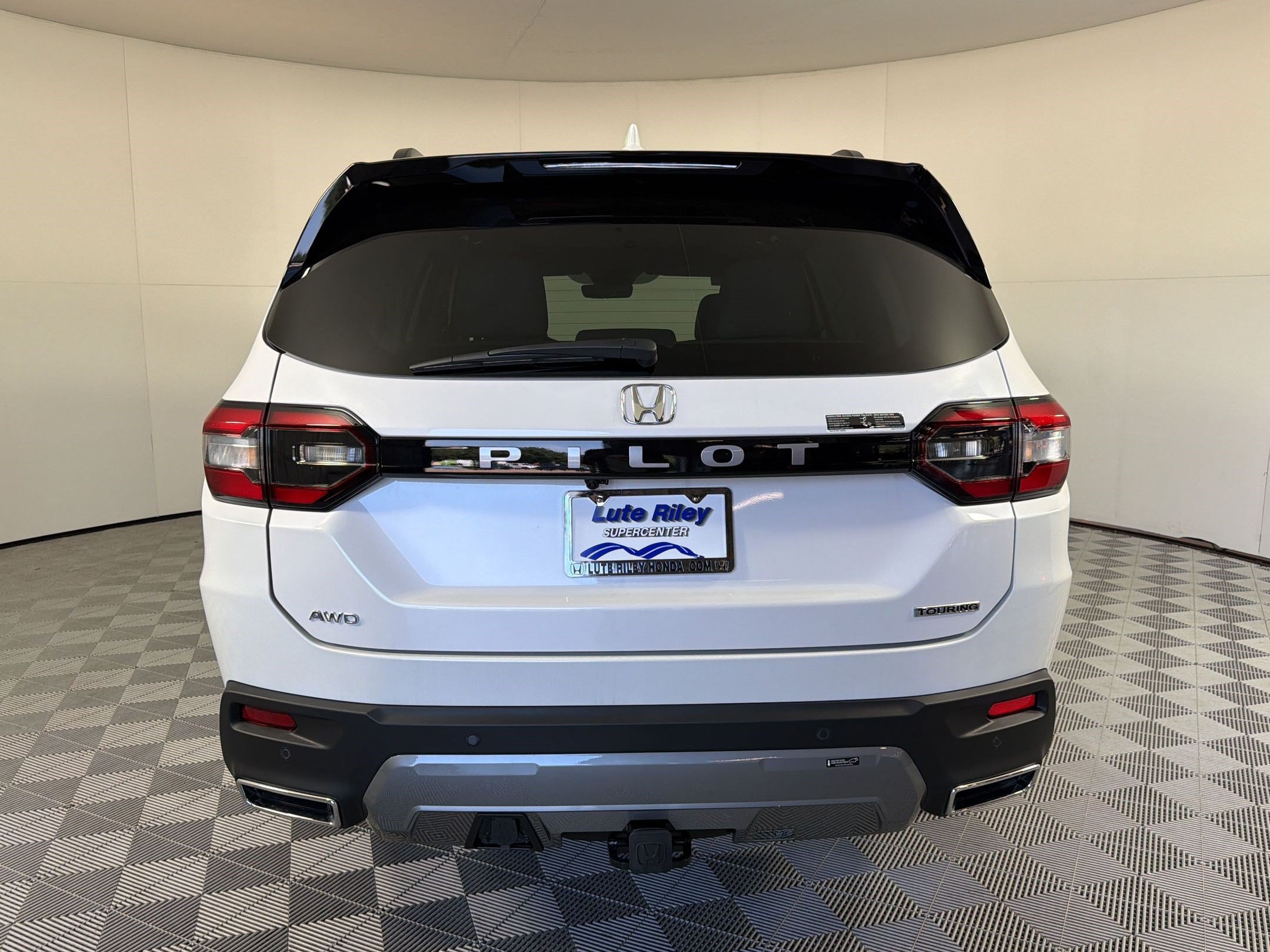 New 2026 Honda Pilot Touring image 10