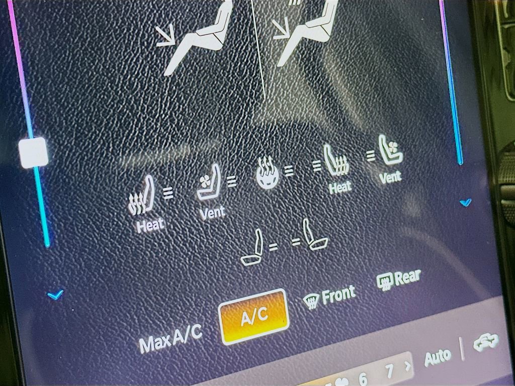 Used 2025 RAM 1500 Laramie w/ Sport Appearance Package image 32