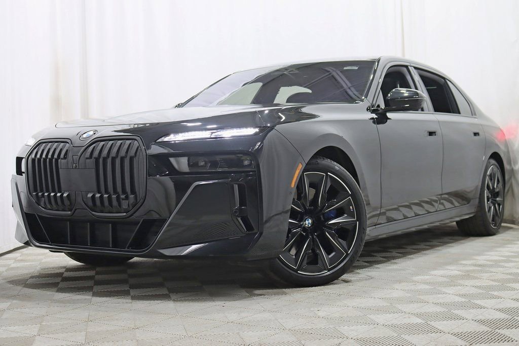 Used 2023 BMW 760i xDrive image 7