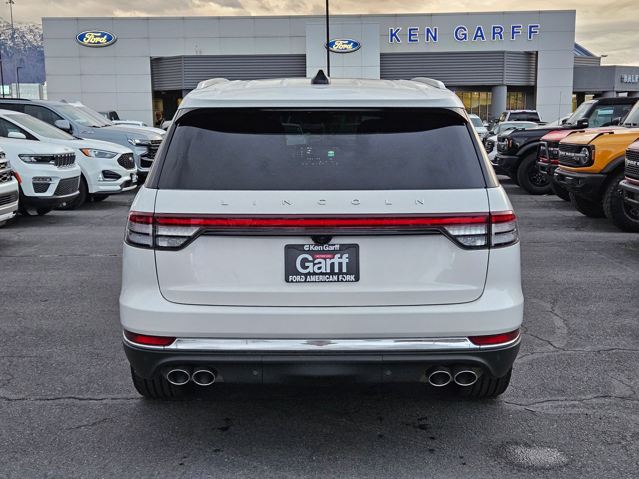 Used 2025 Lincoln Aviator Reserve w/ Equipment Group 201A image 7