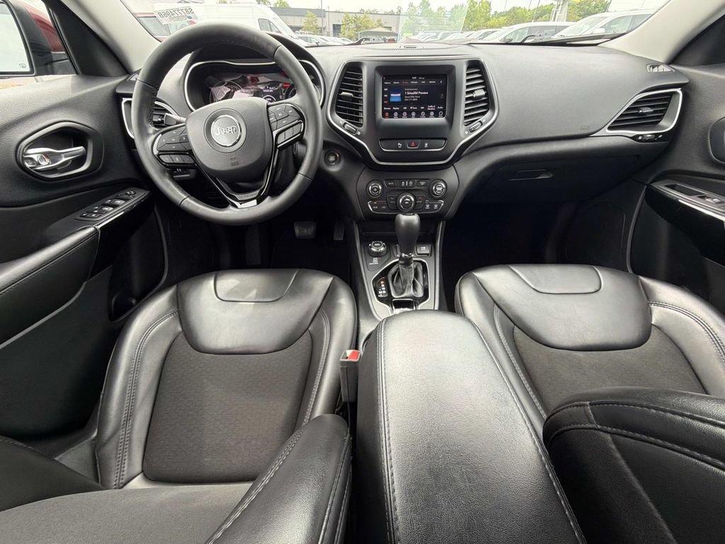 Used 2021 Jeep Cherokee Latitude Plus AWD/4WD image 18