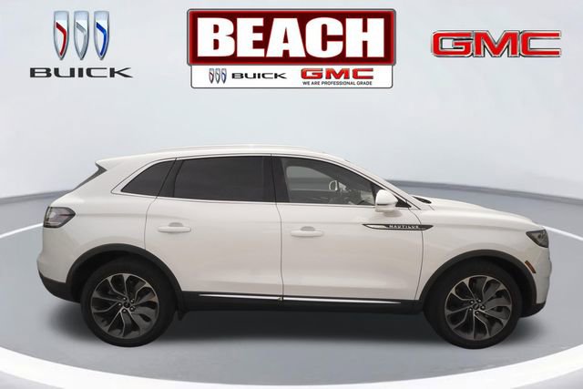 Used 2023 Lincoln Nautilus Reserve image 2