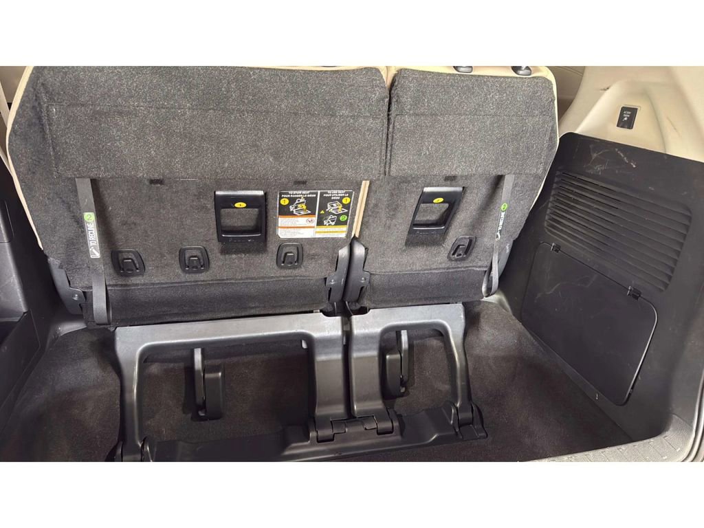 Used 2023 Toyota Sienna Limited AWD/4WD image 8