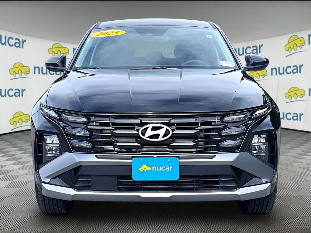 Used 2025 Hyundai Tucson SE AWD/4WD image 2