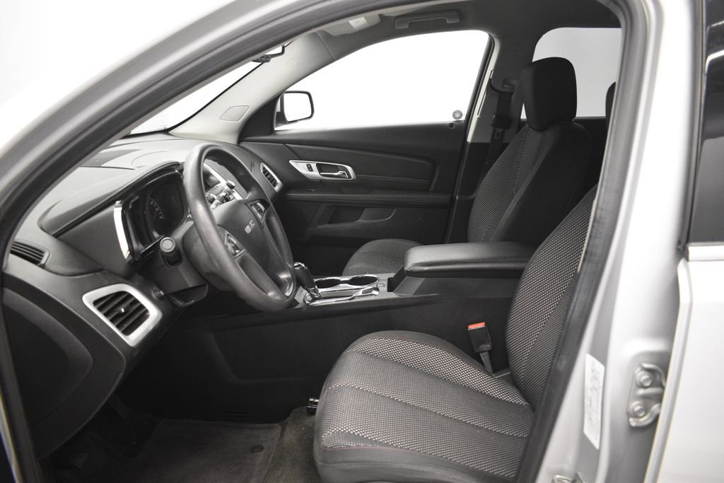 Used 2017 GMC Terrain SLE image 29