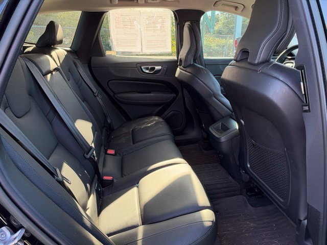Used 2023 Volvo XC60 B5 Plus AWD/4WD image 10