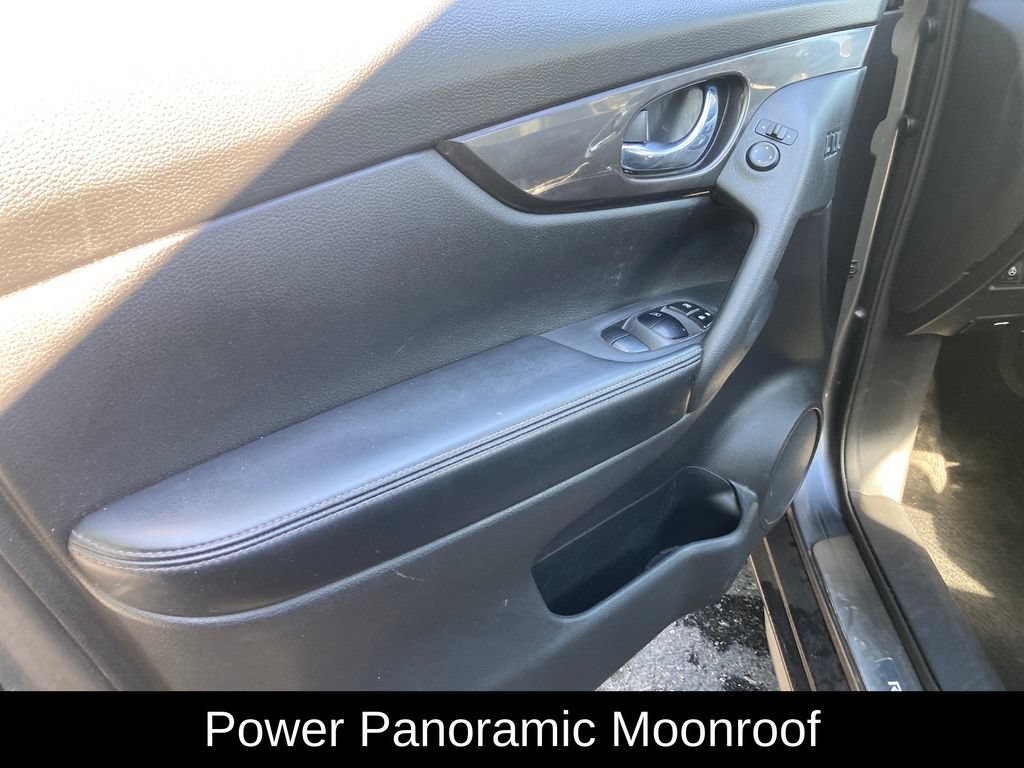 Used 2019 Nissan Rogue SV w/ Sun & Sound Touring Package AWD/4WD image 13