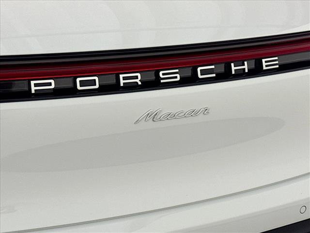Certified 2026 Porsche Macan AWD/4WD image 26