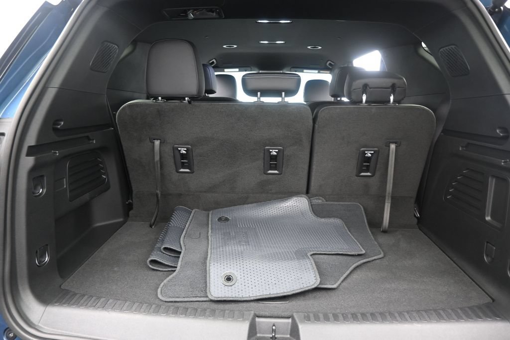 Used 2025 Chevrolet Traverse LT w/ Driver Confidence Package FWD image 20