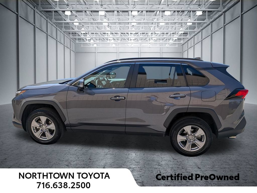 Used 2025 Toyota RAV4 XLE AWD/4WD image 3