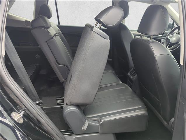 Used 2024 Volkswagen Tiguan SE image 24