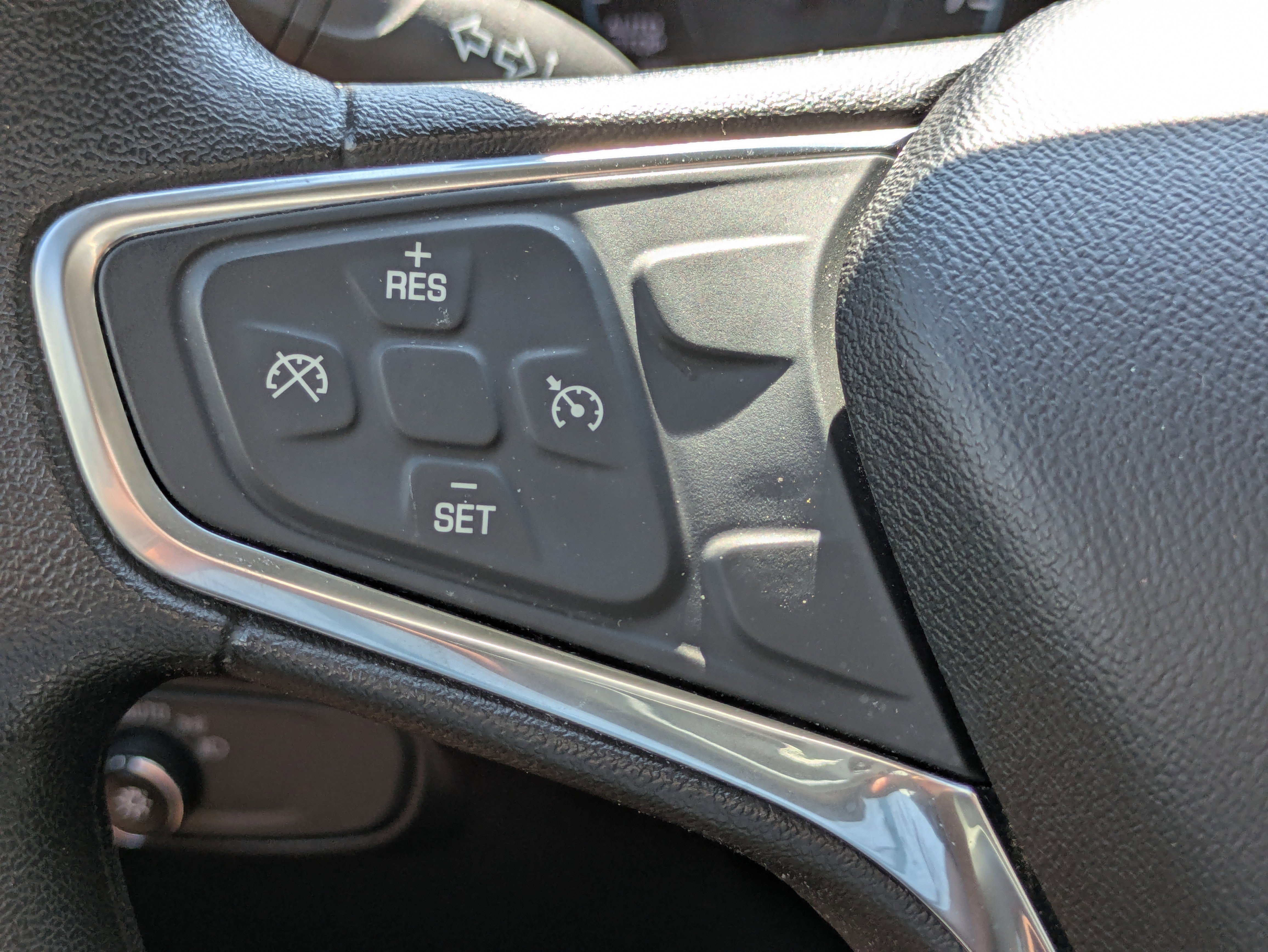 Used 2018 Chevrolet Equinox LS FWD image 29
