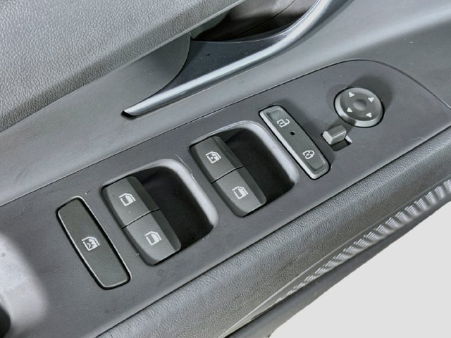 Used 2024 Hyundai Elantra SEL FWD image 23
