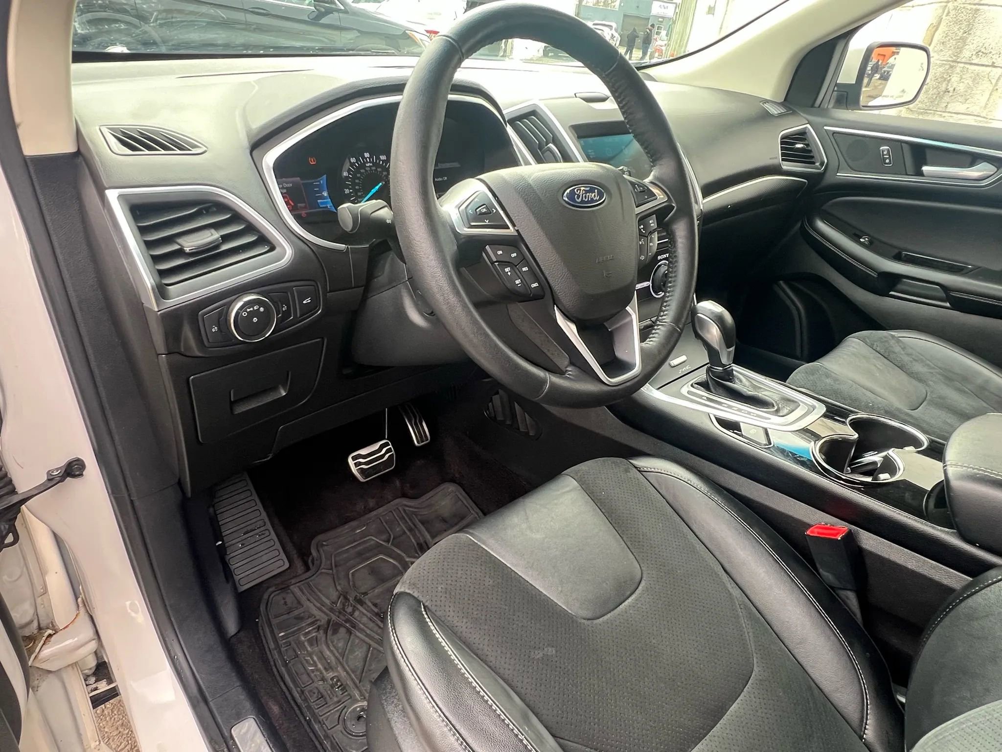 Used 2016 Ford Edge Sport w/ Technology Package image 25