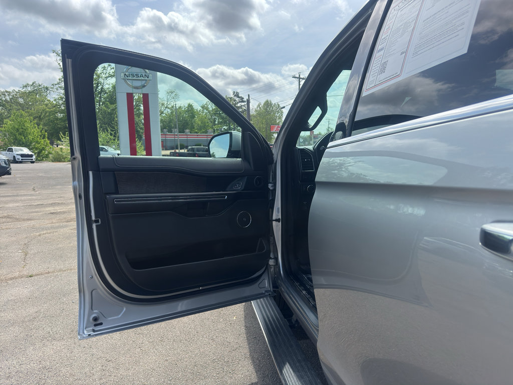 Used 2020 Ford Expedition Limited RWD image 19