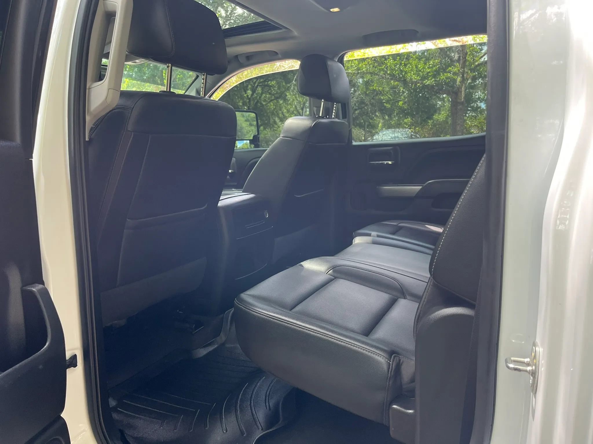 Used 2019 Chevrolet Silverado 2500 LTZ w/ Duramax Plus Package AWD/4WD image 17
