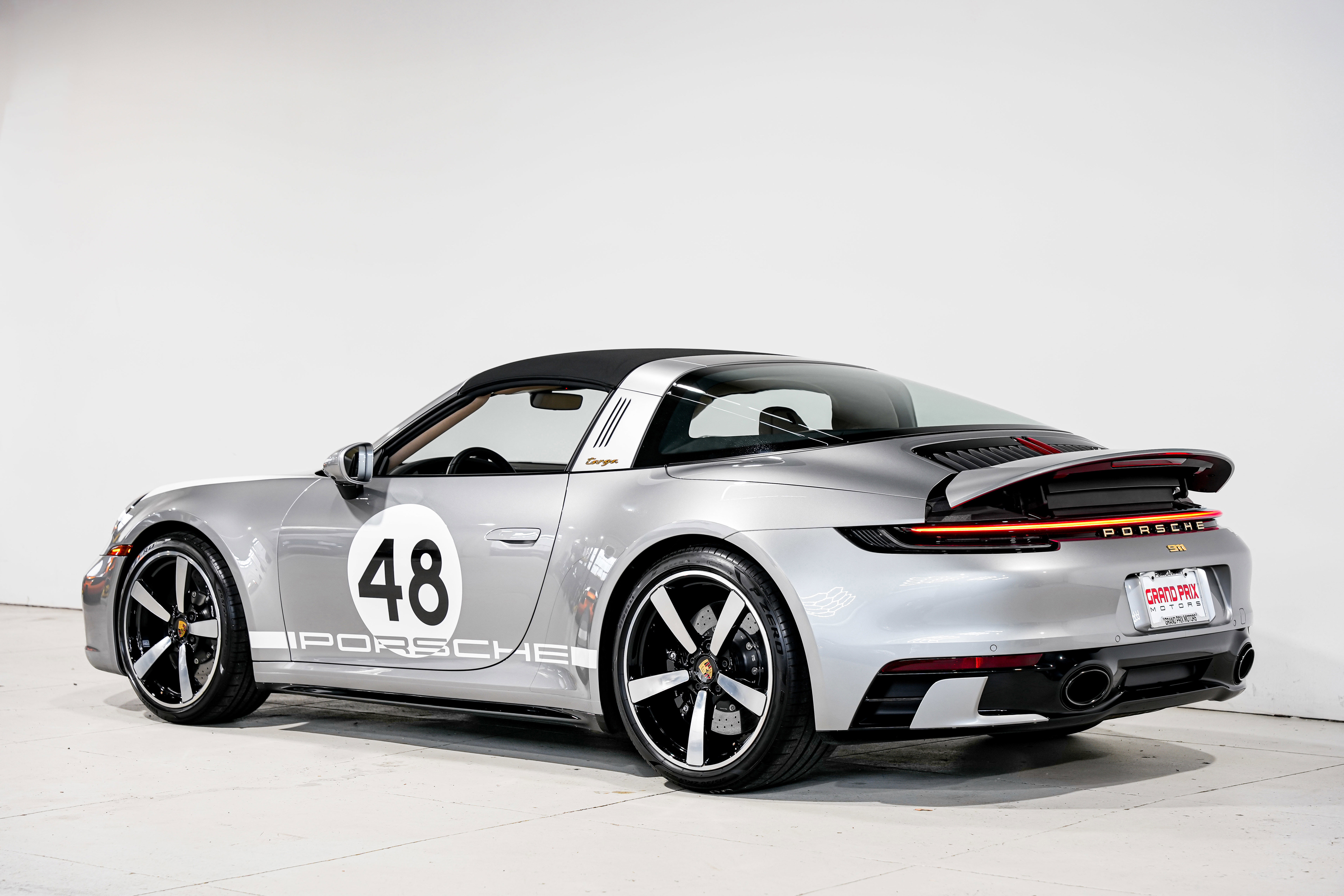 Used 2021 Porsche 911 Targa 4S Heritage Design image 8