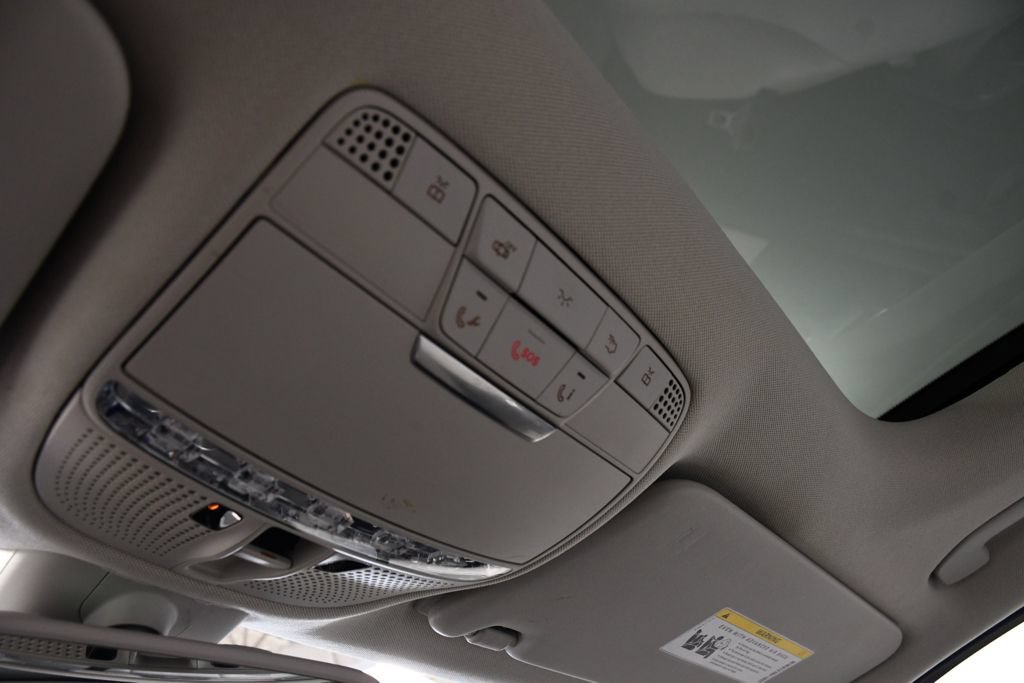 Used 2015 Mercedes-Benz C 300 4MATIC Sedan image 32