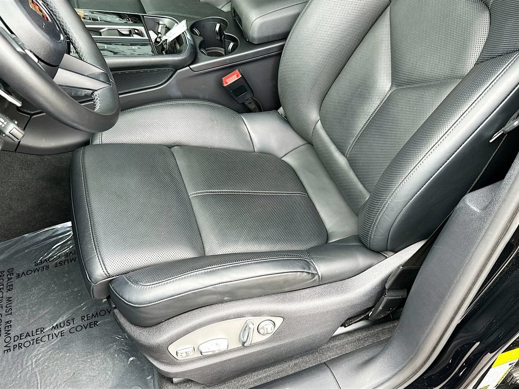 Certified 2023 Porsche Macan Turbo AWD/4WD image 22