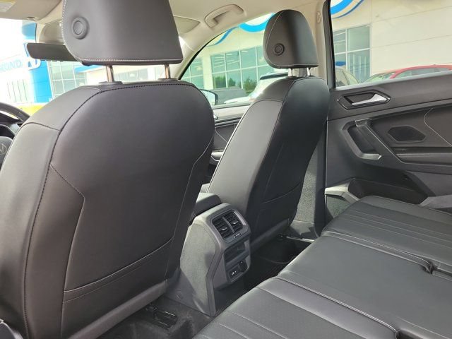Used 2024 Volkswagen Tiguan SE FWD image 14